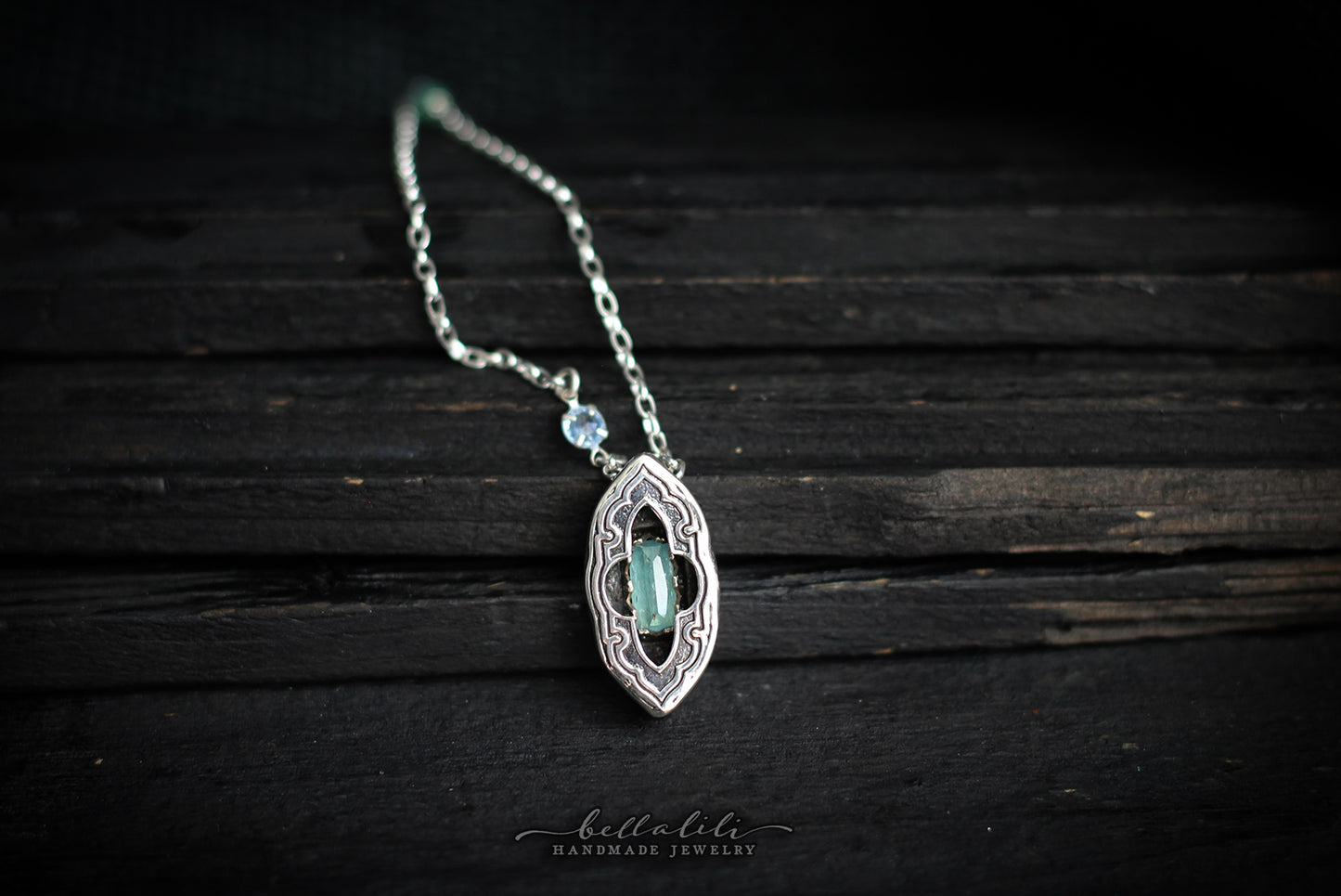 Avélys, Shadowbox No6 neon blue green tourmaline sterling silver pendant