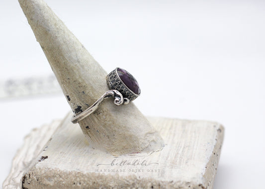 Gisèle No2 Purple Sapphire, Sterling Silver Art Nouveau Ring
