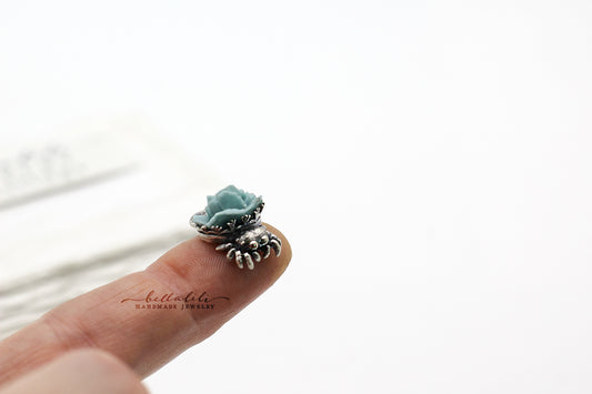 Peony Spiderling – Sterling Silver Pendant