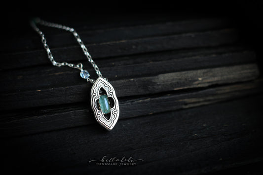 Avélys, Shadowbox No6 neon blue green tourmaline sterling silver pendant