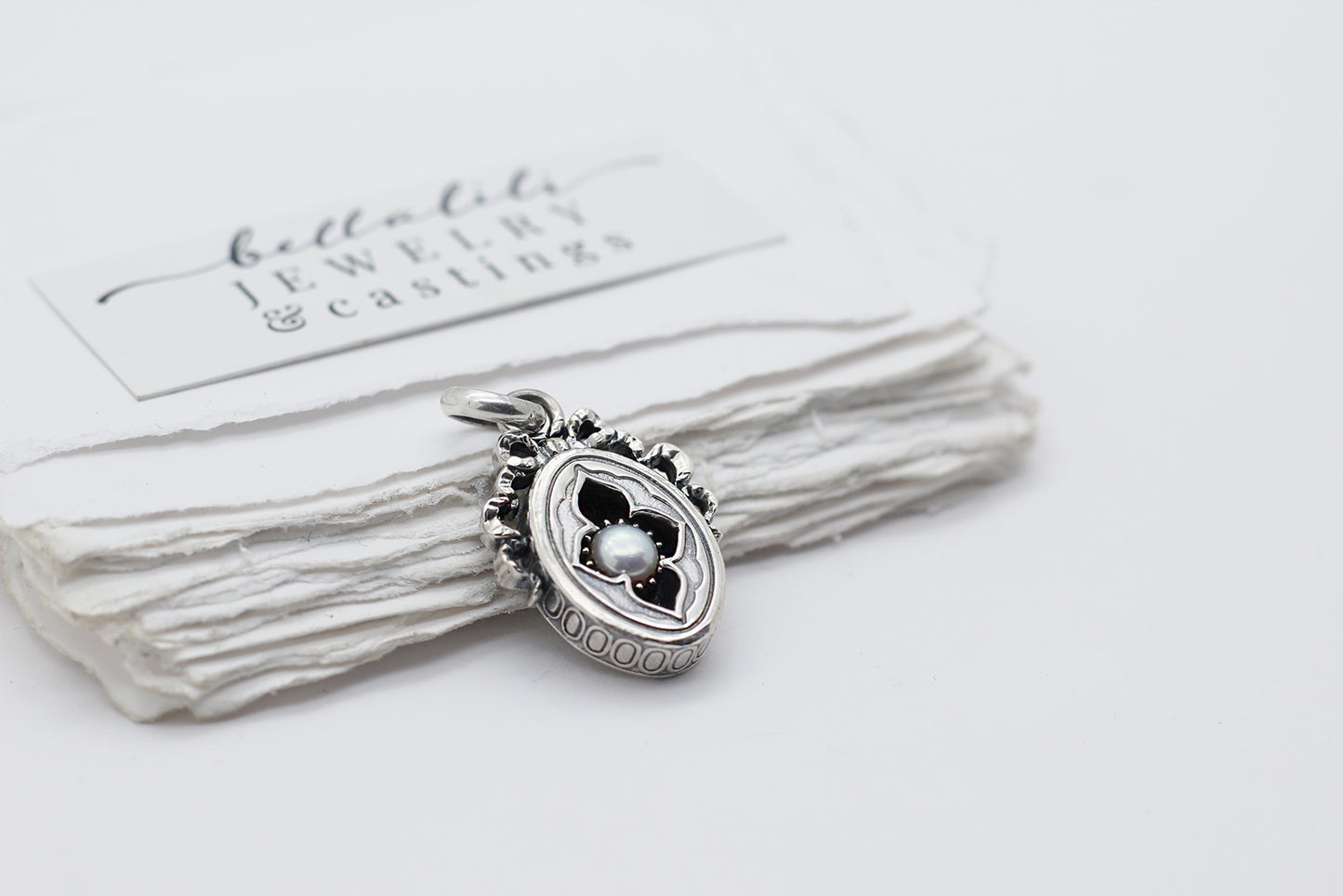 Ivoríe Shadowbox No8 freshwater pearl sterling silver pendant