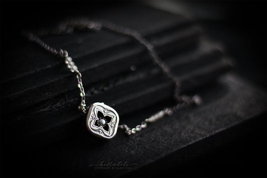 Ivoríe, Shadowbox No10 freshwater pearl sterling silver necklace