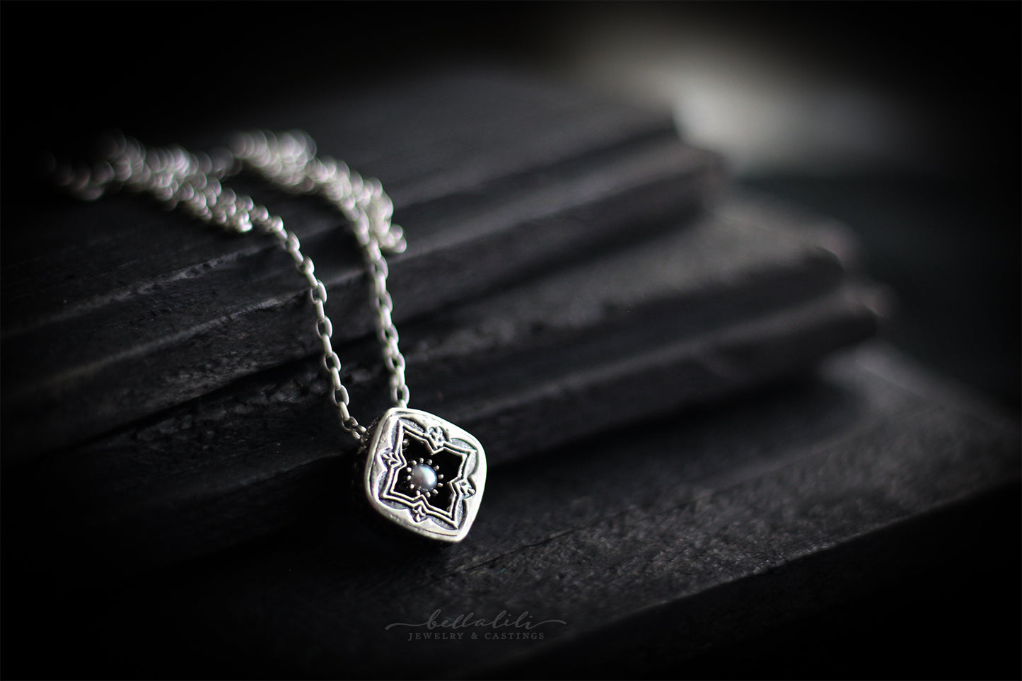 Ivoríe, Shadowbox No11 freshwater pearl sterling silver necklace