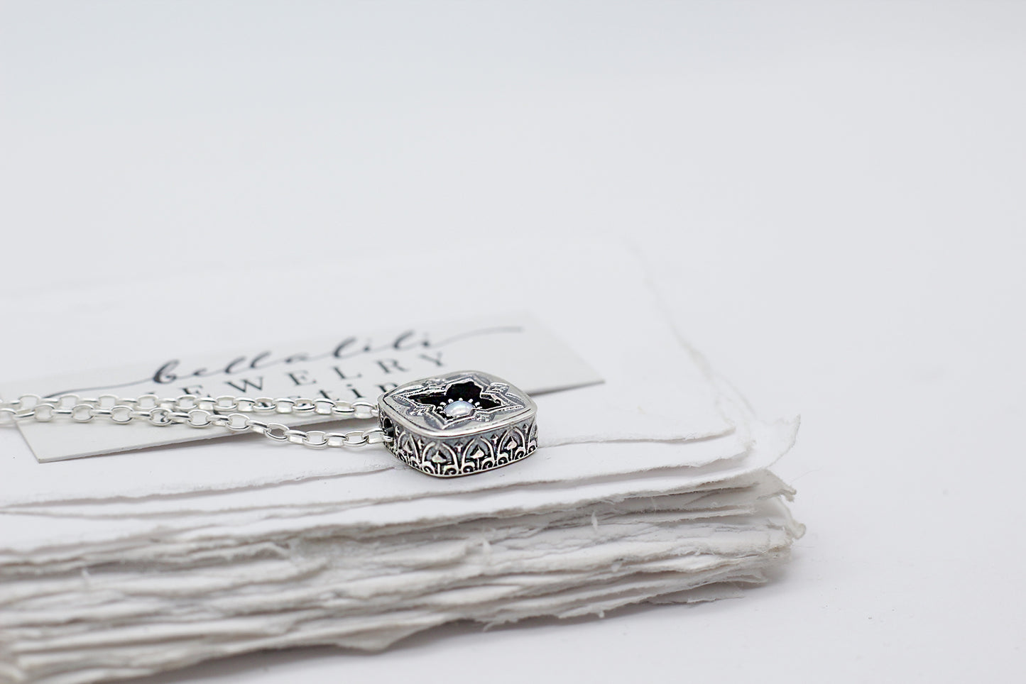 Ivoríe, Shadowbox No11 freshwater pearl sterling silver necklace