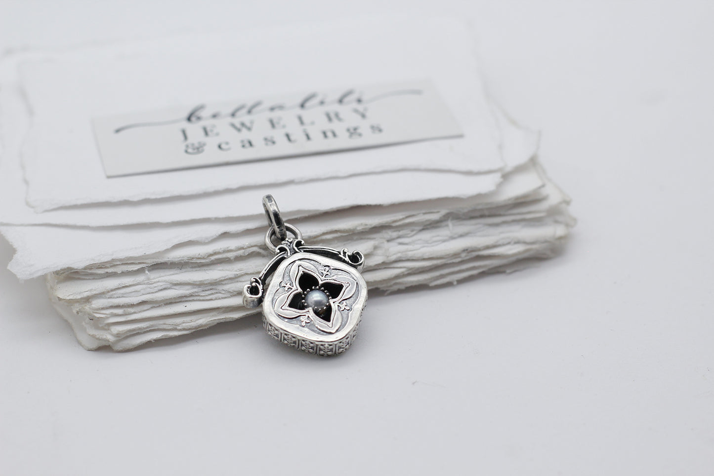 Ivoríe, Shadowbox No9 freshwater pearl sterling silver pendant