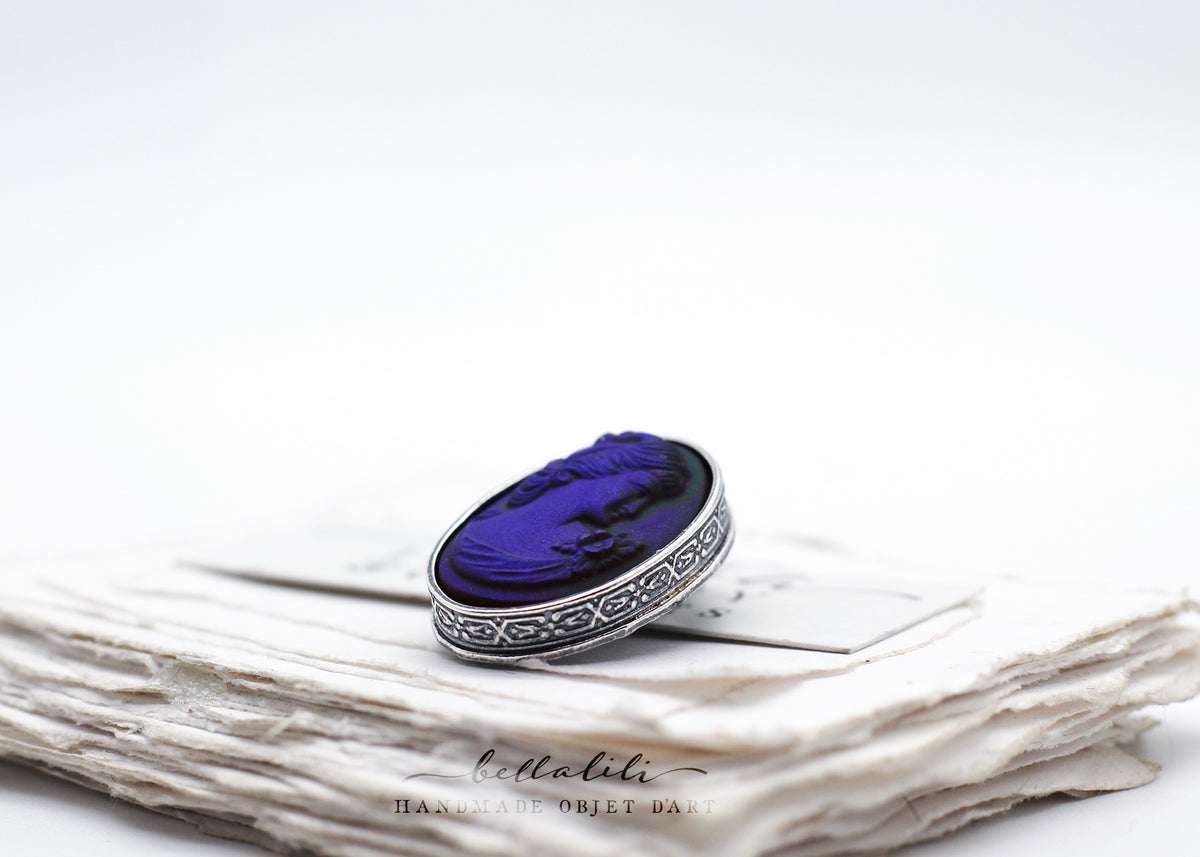 Gwenhwyfar, Duochrome glass cameo Pendant, Sterling Silver