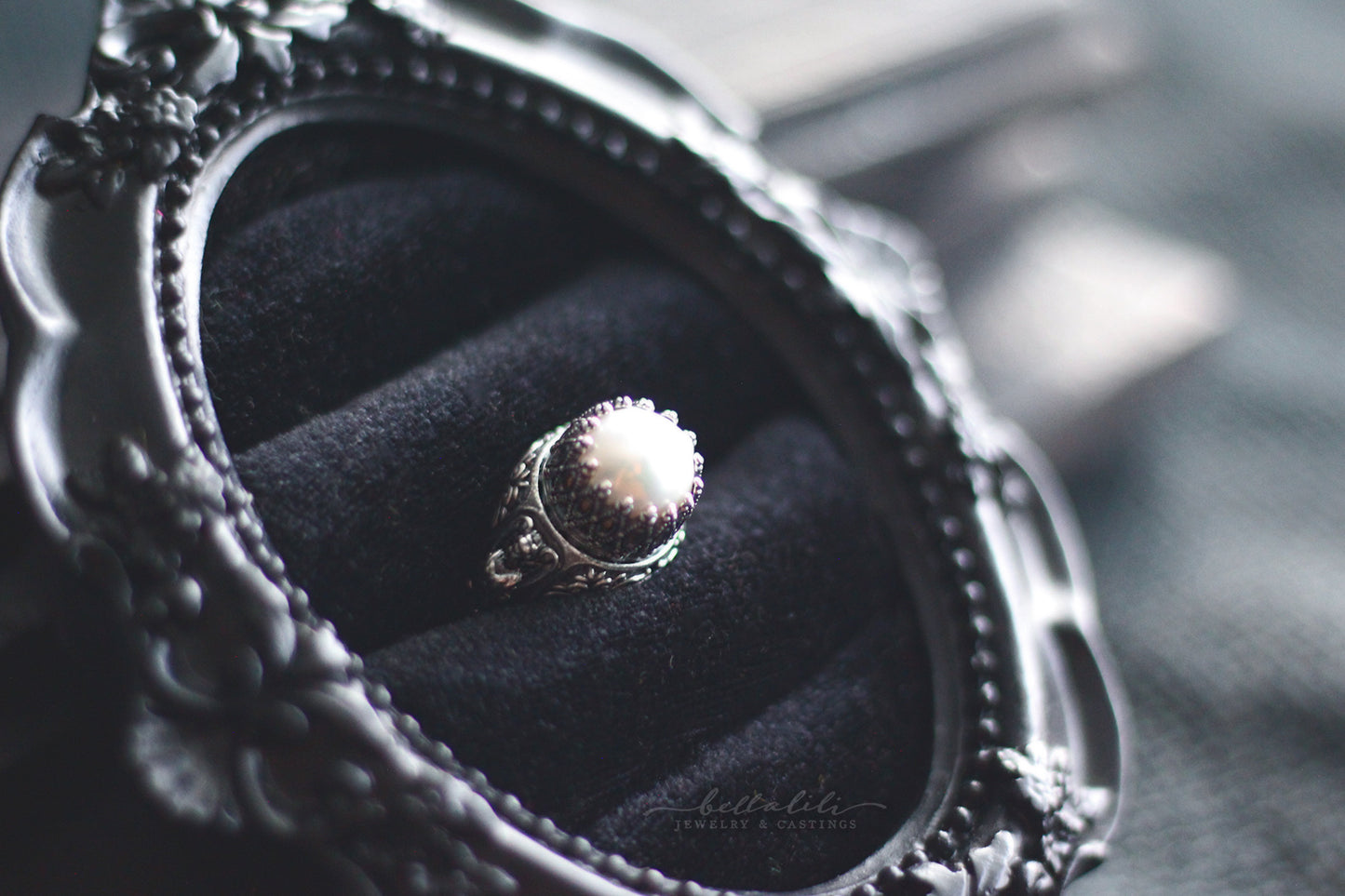 Ivoryn freshwater pearl sterling silver collector ring