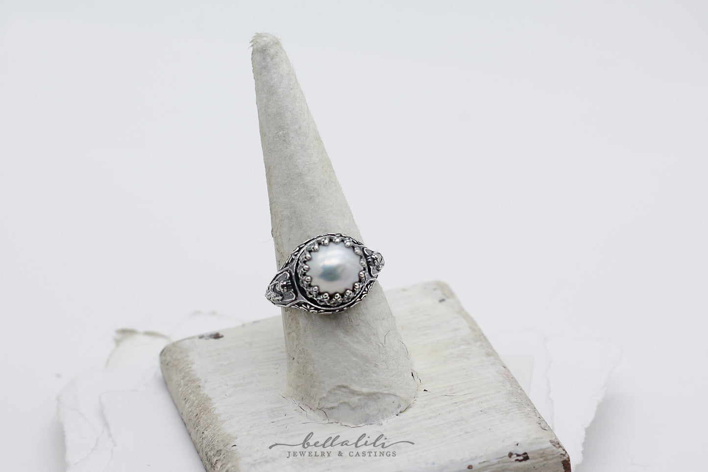 Ivoryn freshwater pearl sterling silver collector ring