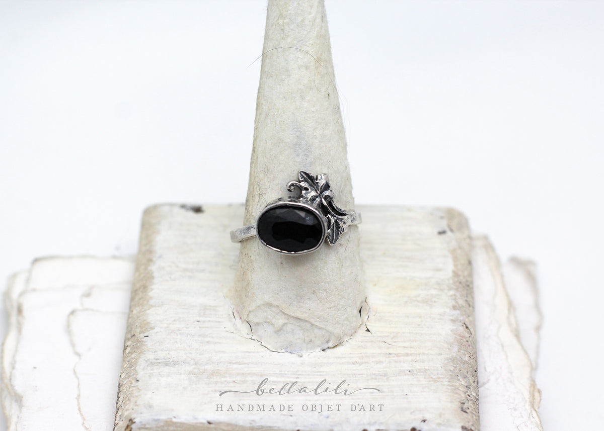 Blodeuwedd, Epidote Sterling Silver Leaf Ring