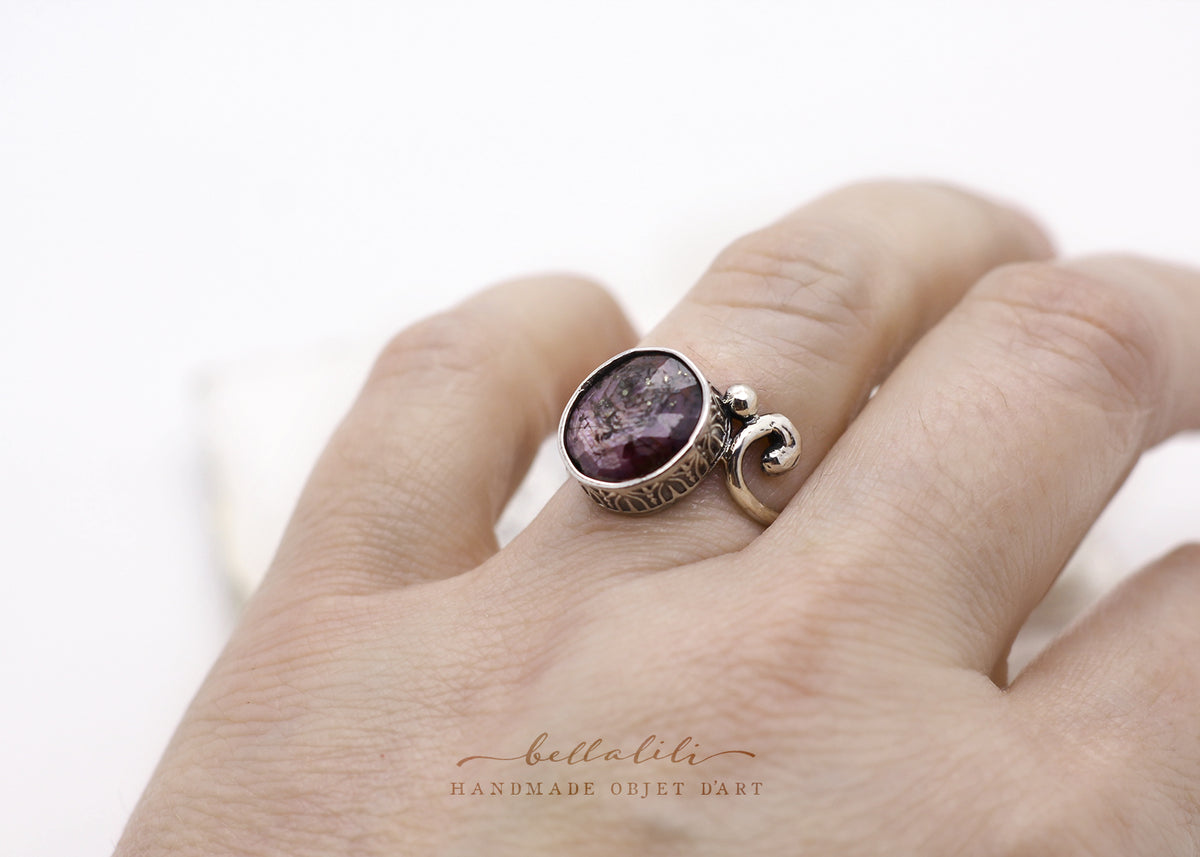 Gisèle No1  Purple Sapphire, Sterling Silver Art Nouveau Ring