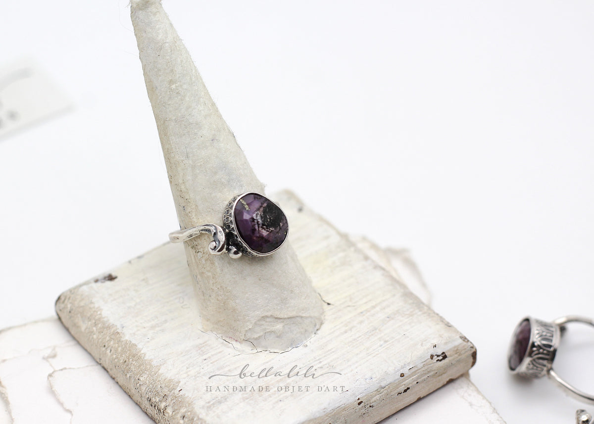 Gisèle No2  Purple Sapphire, Sterling Silver Art Nouveau Ring