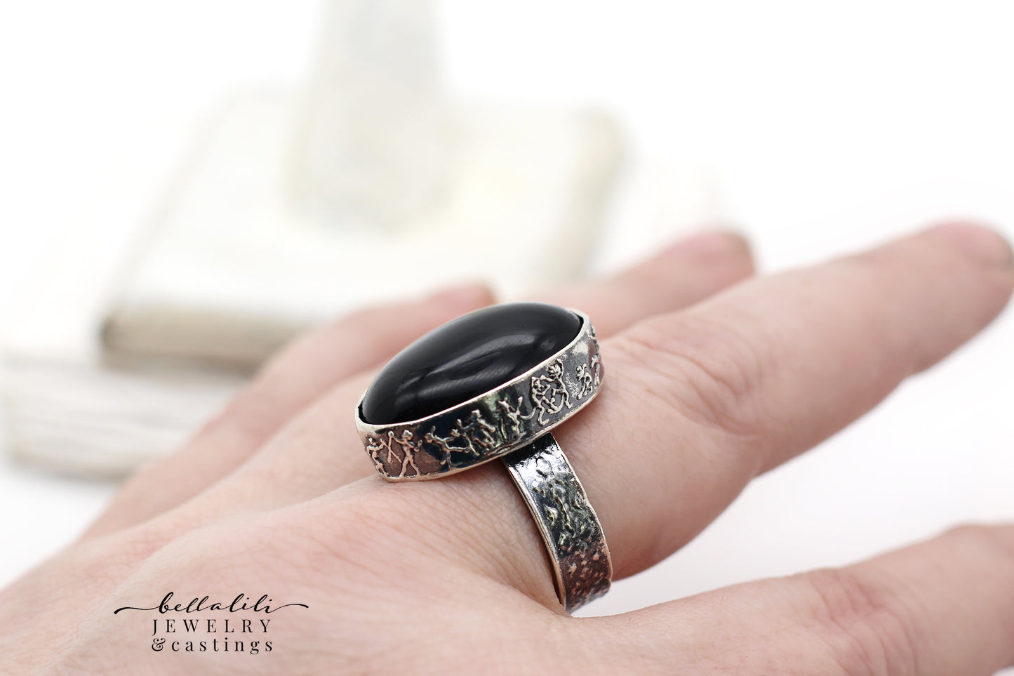 “Melinoë” Ring – Sterling Silver, Onyx