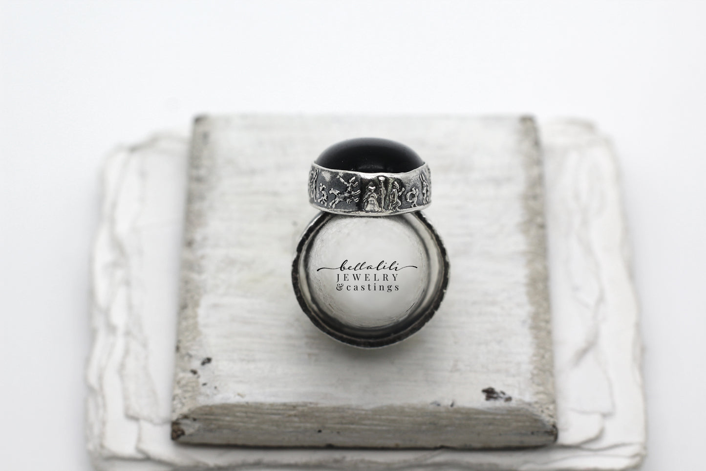 “Melinoë” Ring – Sterling Silver, Onyx